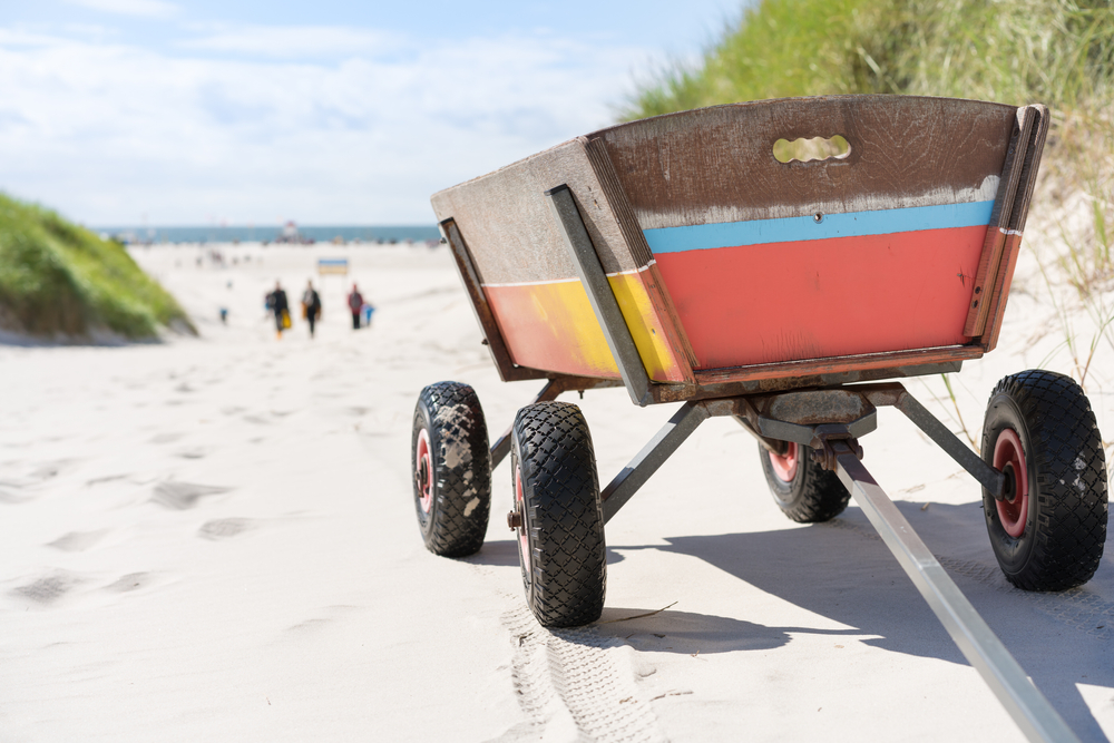 Handcart,at,the,north,sea,beach