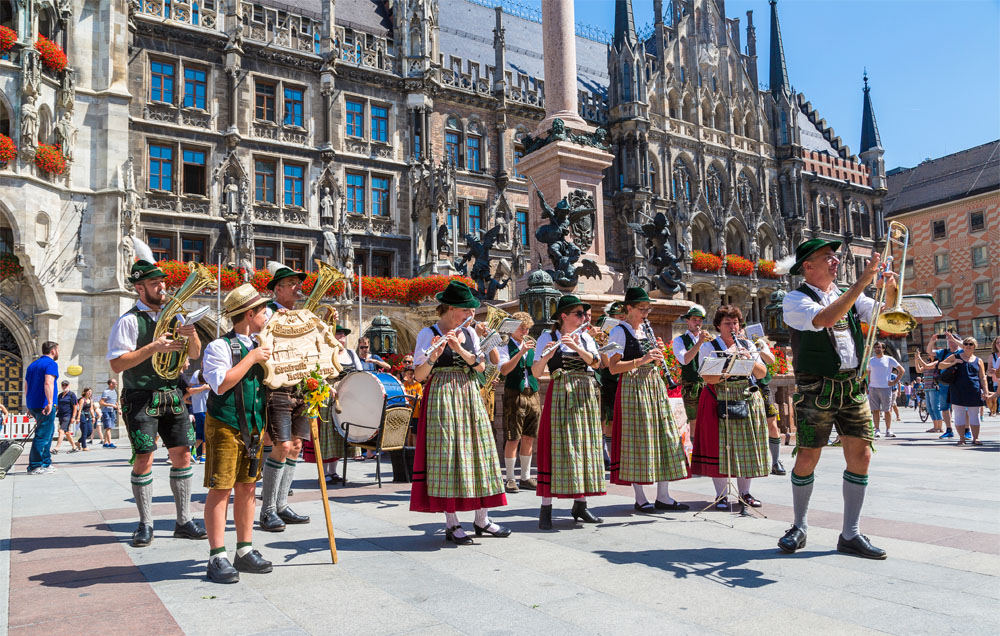 Munich,,germany, ,july,25,,2017:,music,band,in,traditional
